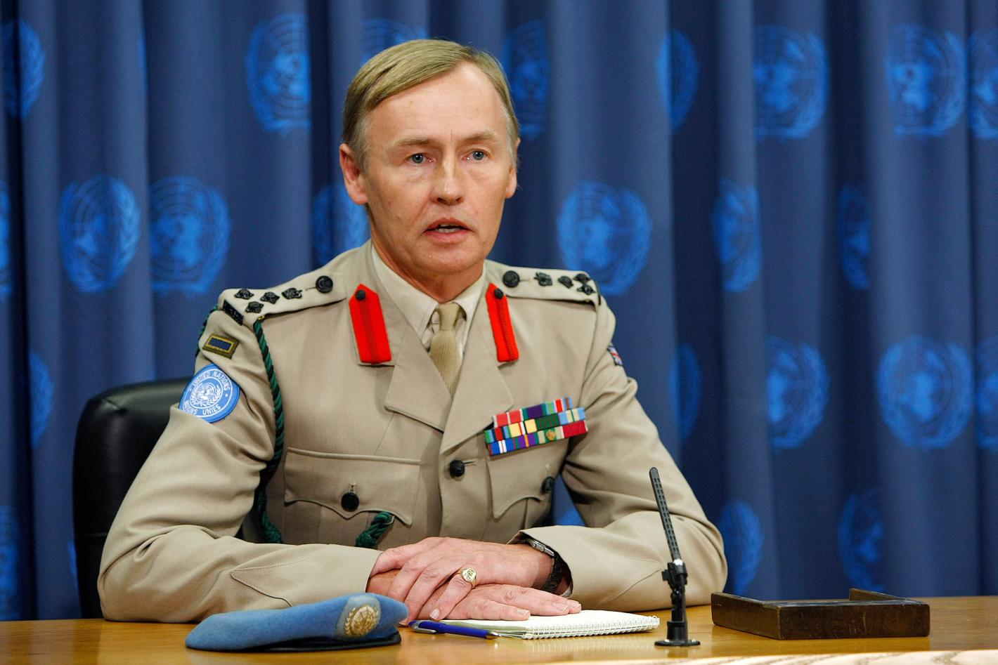 Patrick Davidson-Houston Acting Force Commander of the United Nations Mission in Ethiopia and Eritrea (UNMEE), addresses a press conference. UN Photo: Paulo Filgueiras